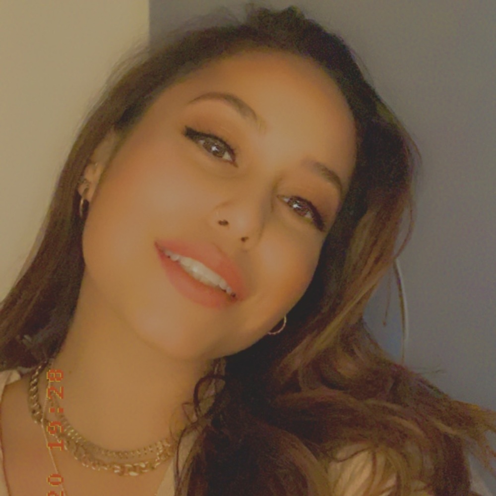 Meet your Posher, Alexis